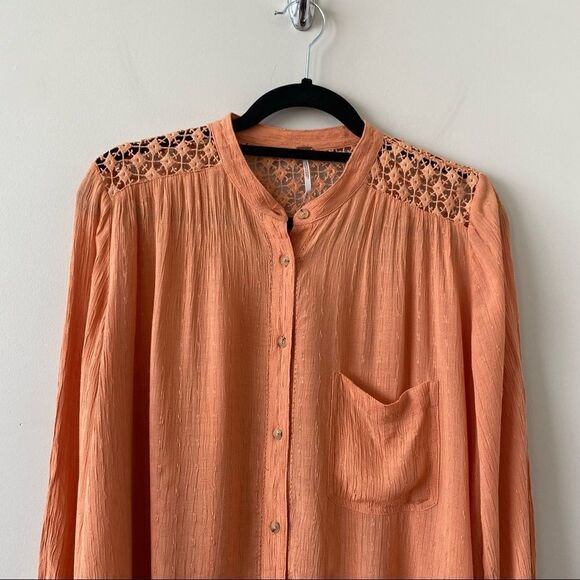 FREE People-The Perfect Lace Back Button Down Peach (Size:Small) - Picture 4 of 12